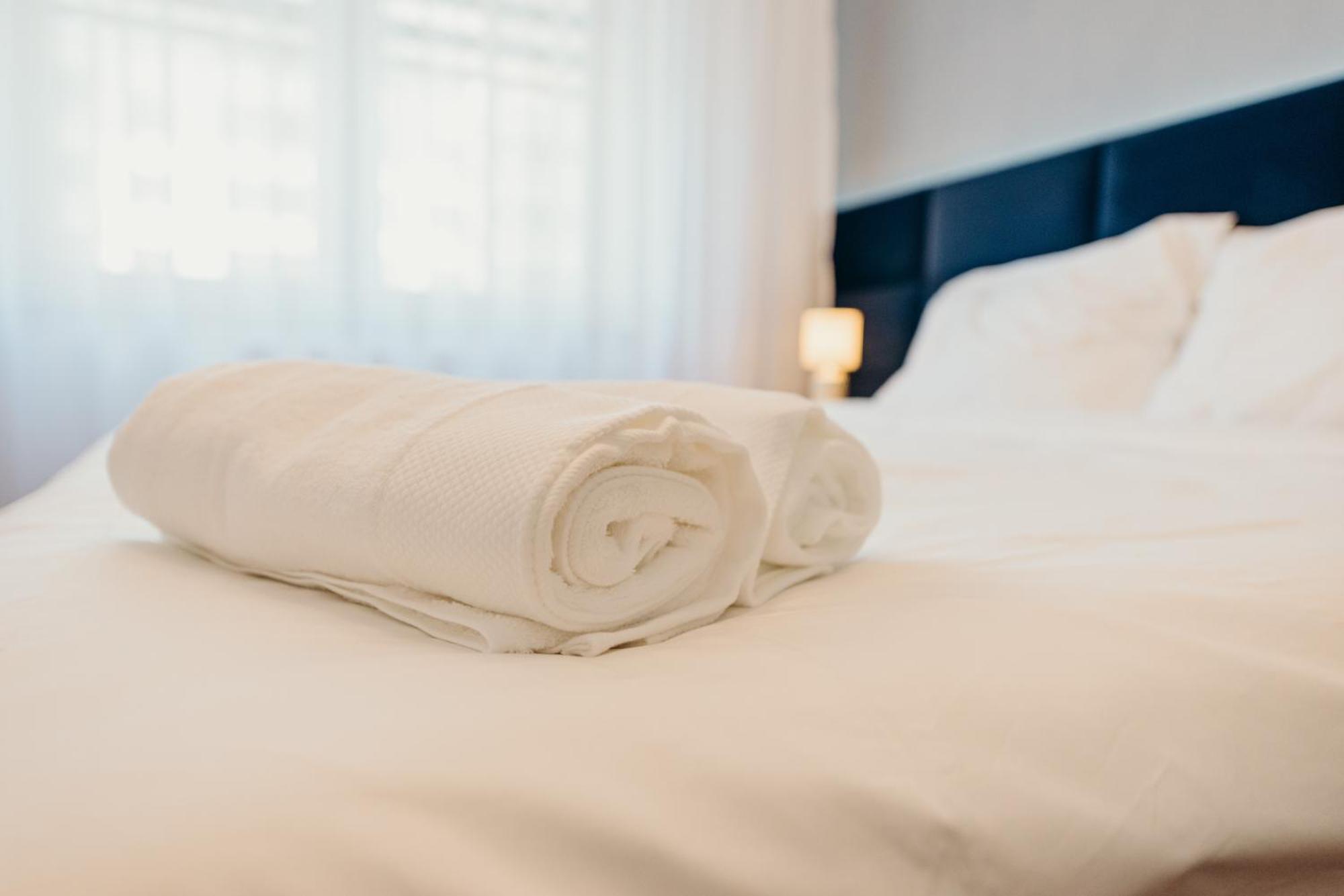 3 Bedrooms Premium Bella Blue For 8 Guests With Ac And Free Out Side Parking Жешув Экстерьер фото