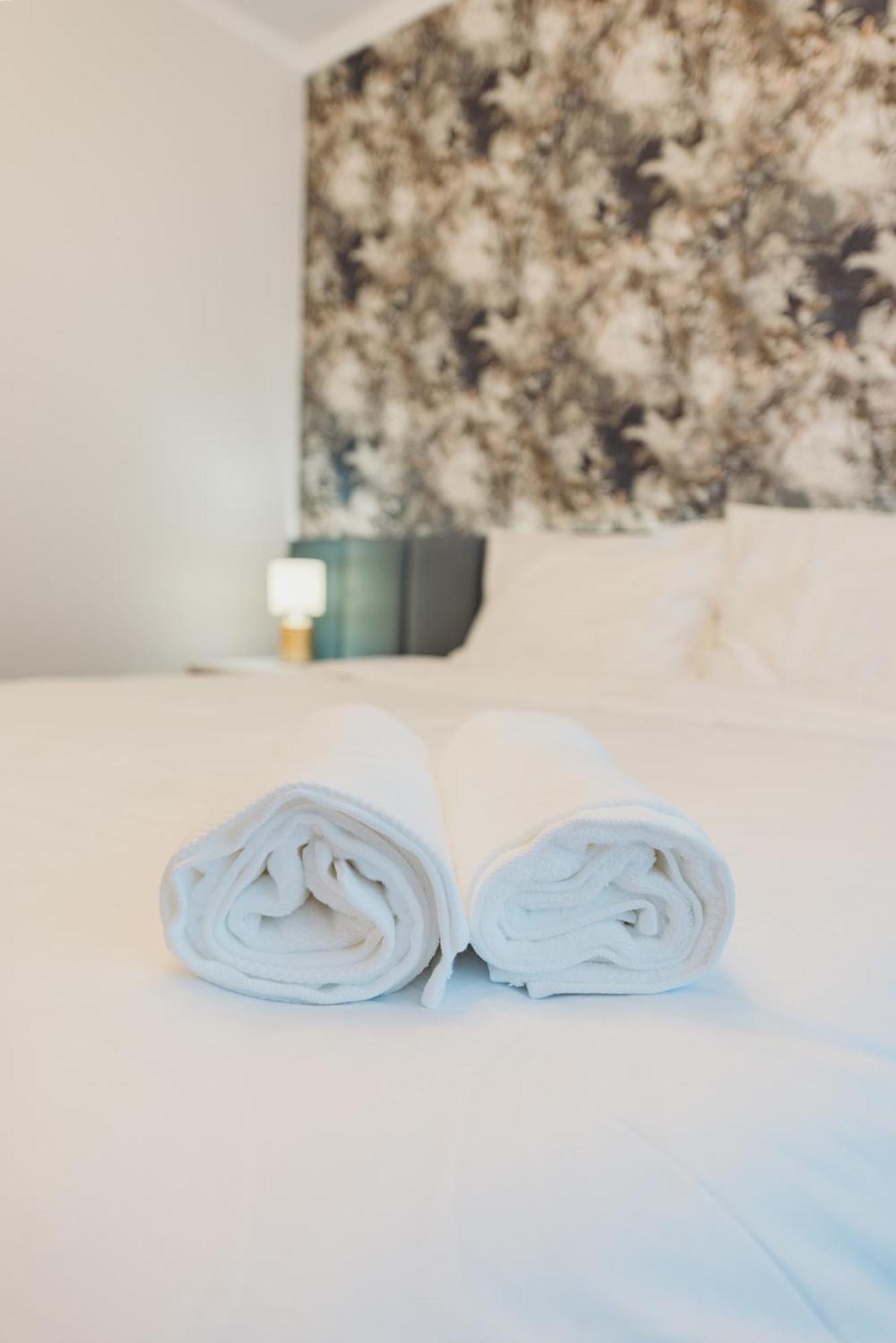 3 Bedrooms Premium Bella Blue For 8 Guests With Ac And Free Out Side Parking Жешув Экстерьер фото